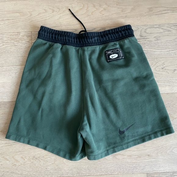 Nike Women’s Sweatshort - Picture 4 of 7